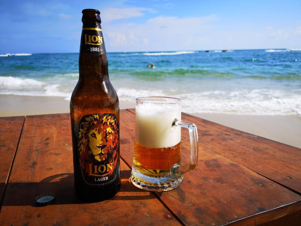 Turtle Bay Beach Resort Mirissa Bagian luar foto