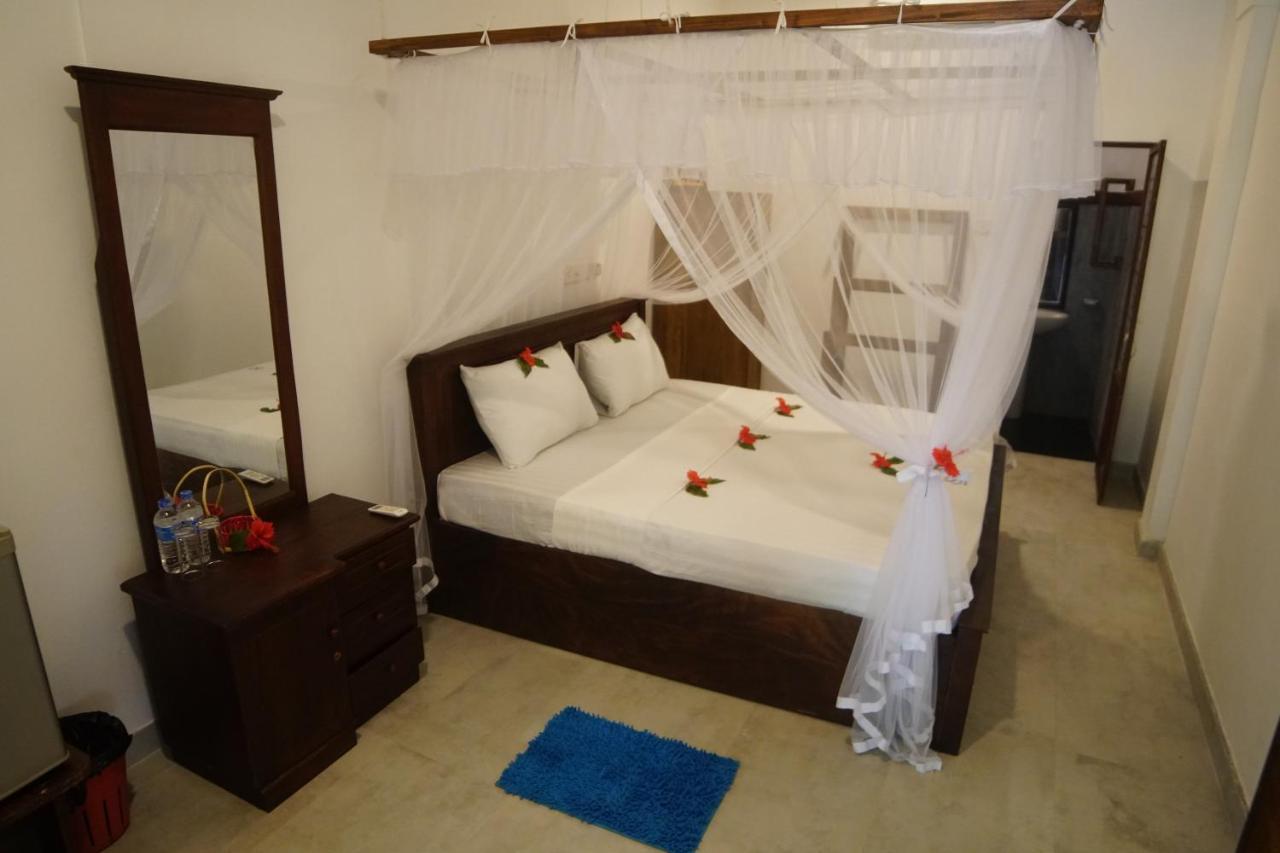 Turtle Bay Beach Resort Mirissa Bagian luar foto