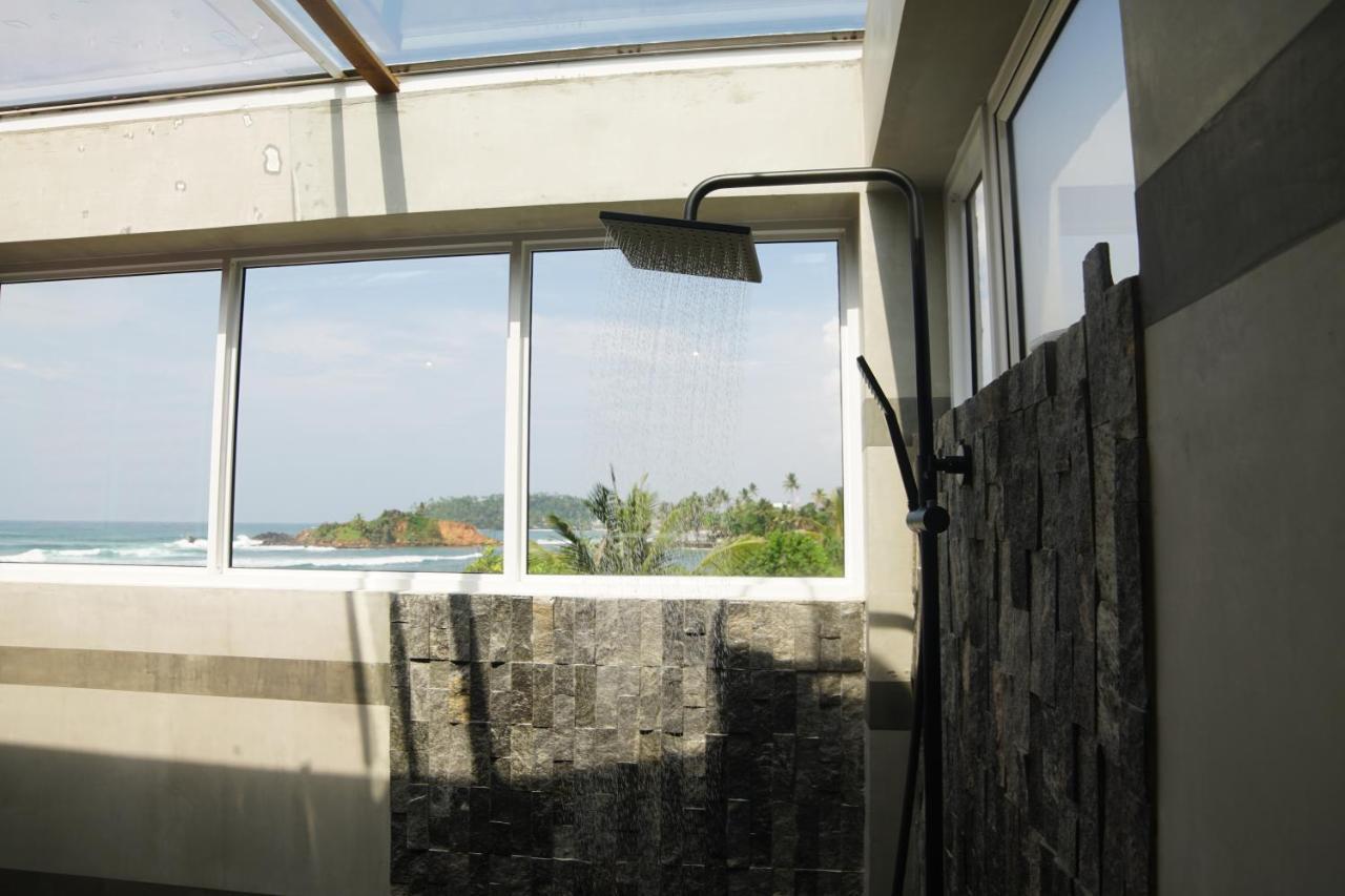 Turtle Bay Beach Resort Mirissa Bagian luar foto