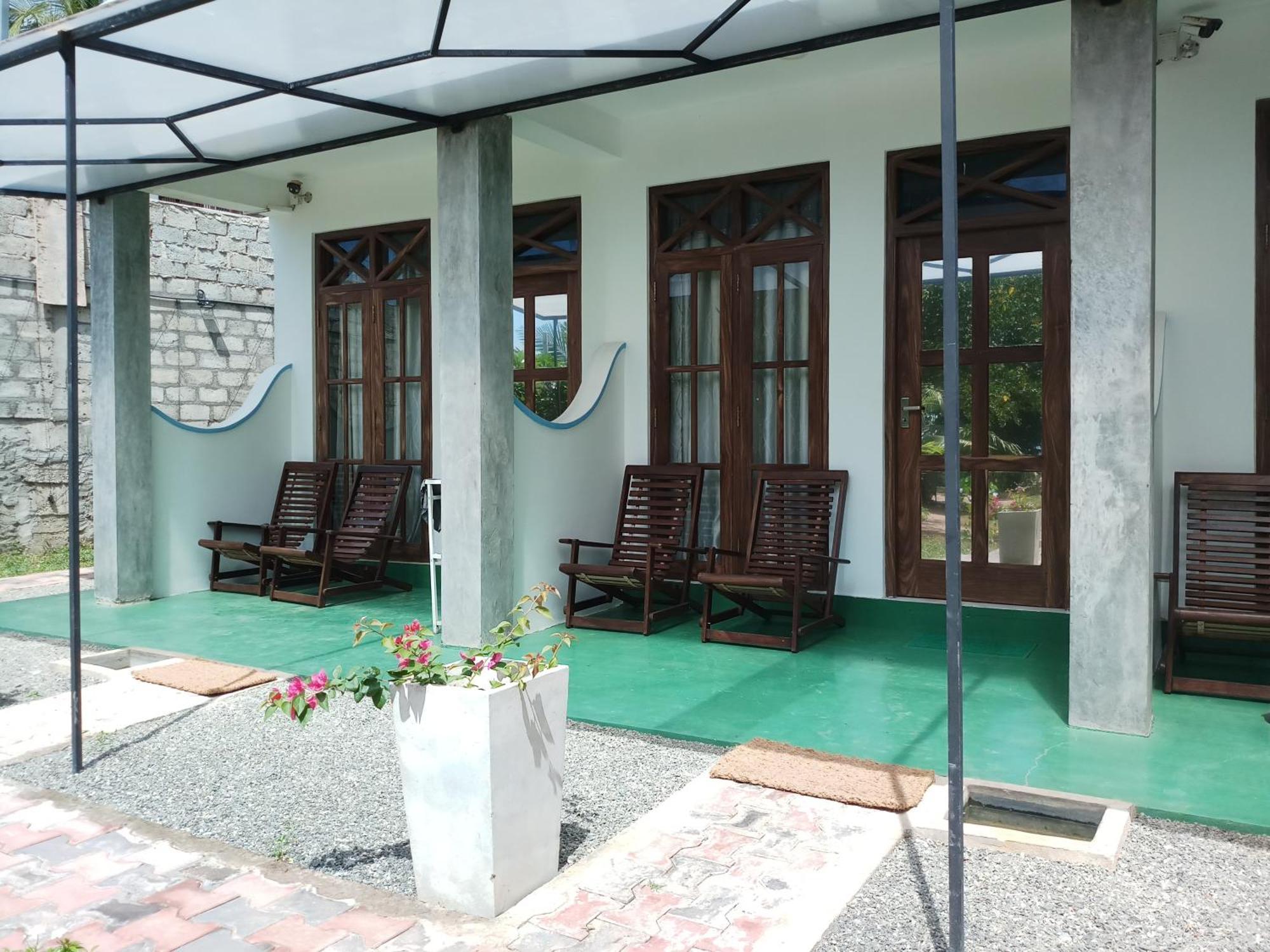 Turtle Bay Beach Resort Mirissa Bagian luar foto