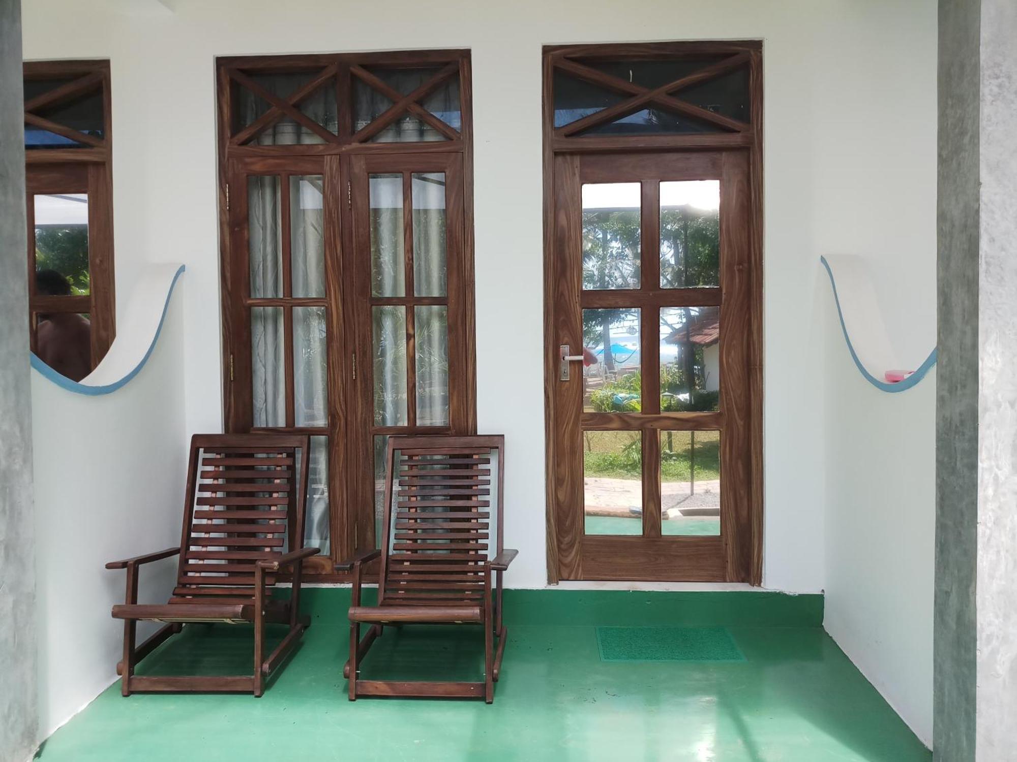 Turtle Bay Beach Resort Mirissa Bagian luar foto