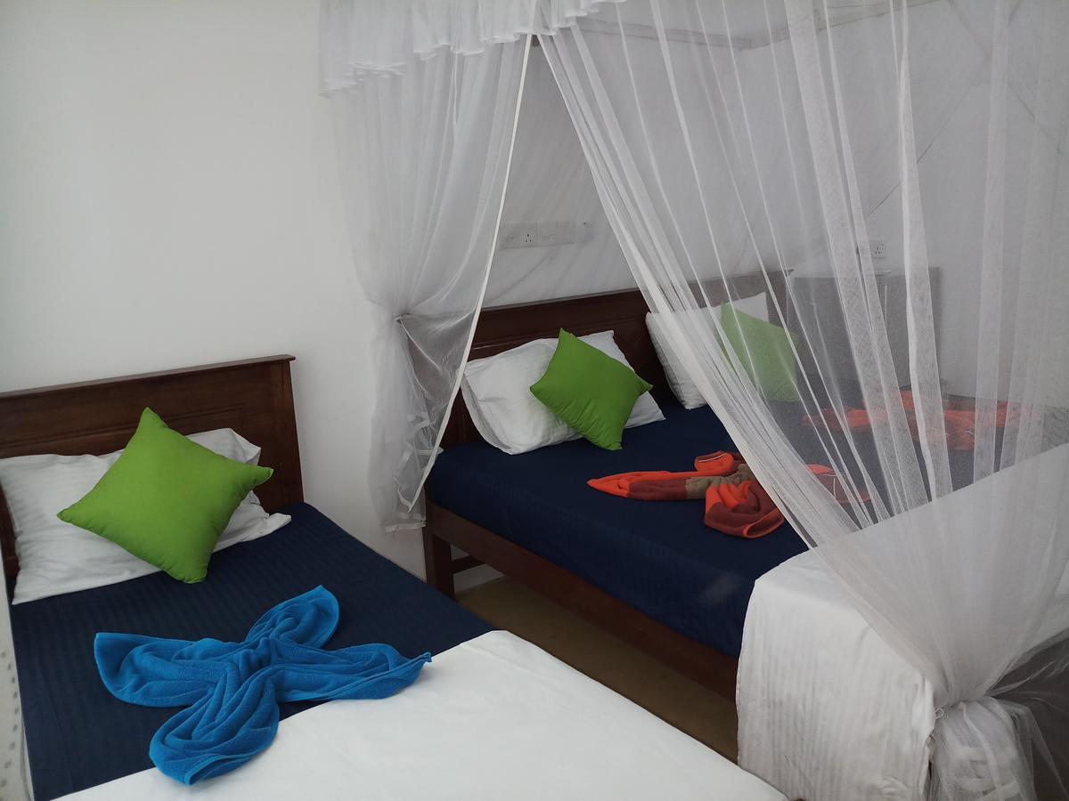 Turtle Bay Beach Resort Mirissa Bagian luar foto